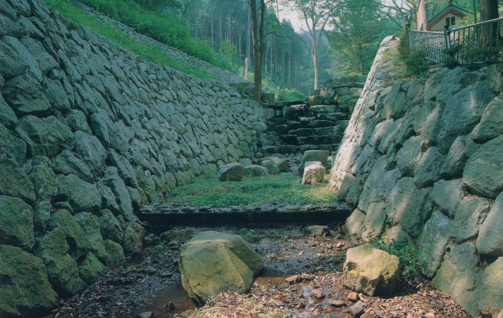 メイクランド | 三波石 | 建材サーチ