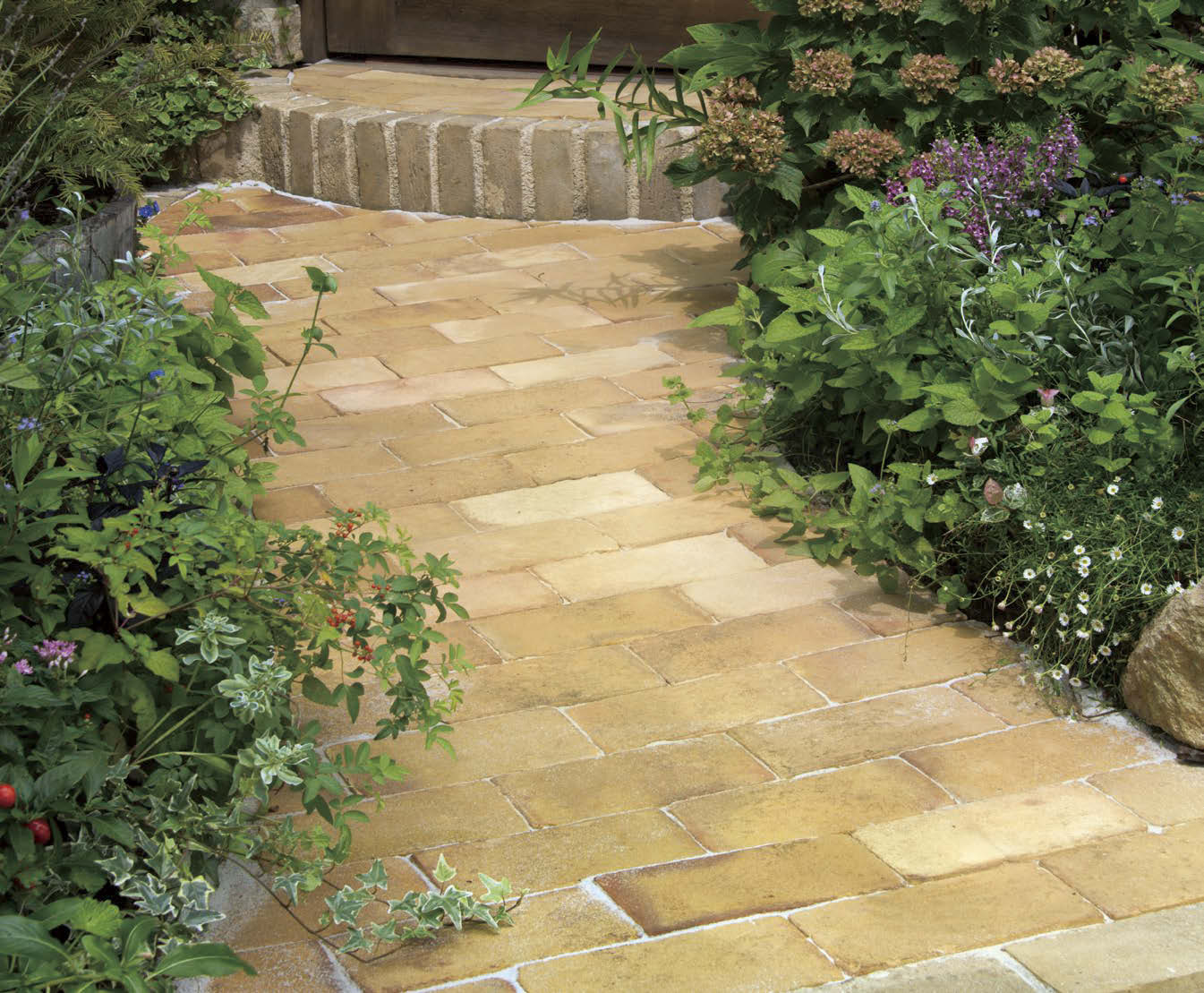 舗装レンガ | オンリーワンクラブ | 建材サーチ