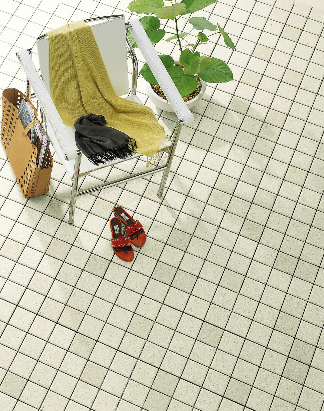 三協アルミ | 床化粧材(タイル ブロック調)【2024年版】 | 建材サーチ