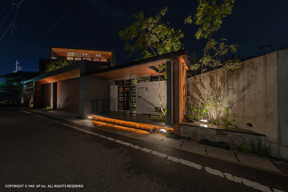 YKK AP | VIEW UP スパイクプレートフロアライト【2023年版】 | 建材サーチ